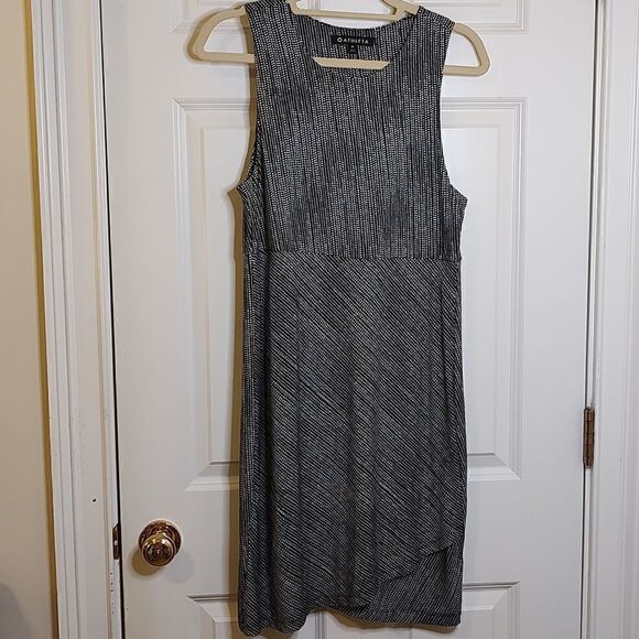 Athleta La Palma Dress Tulip Edge Hem Black White UPF 50+ Size M - Picture 1 of 8